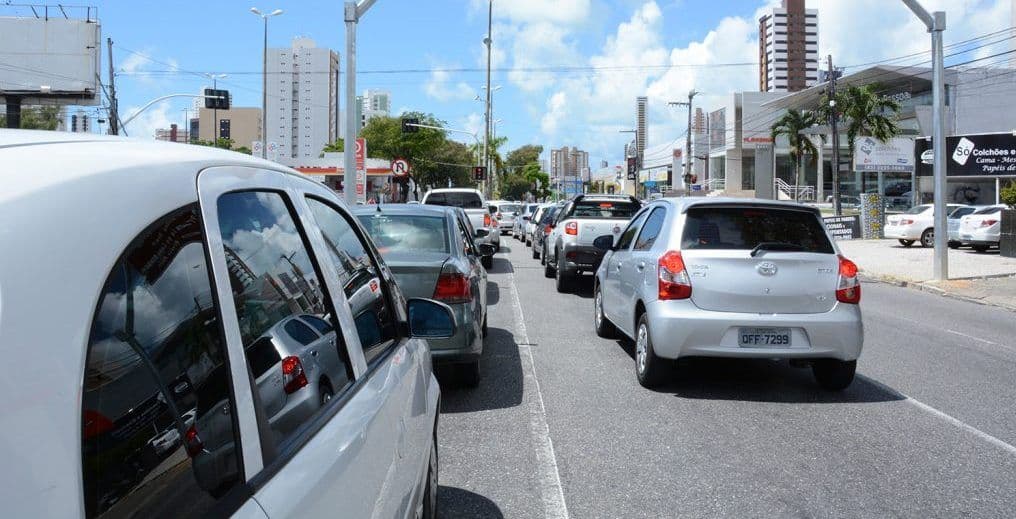 Transito na Av. Epitácio Pessoa